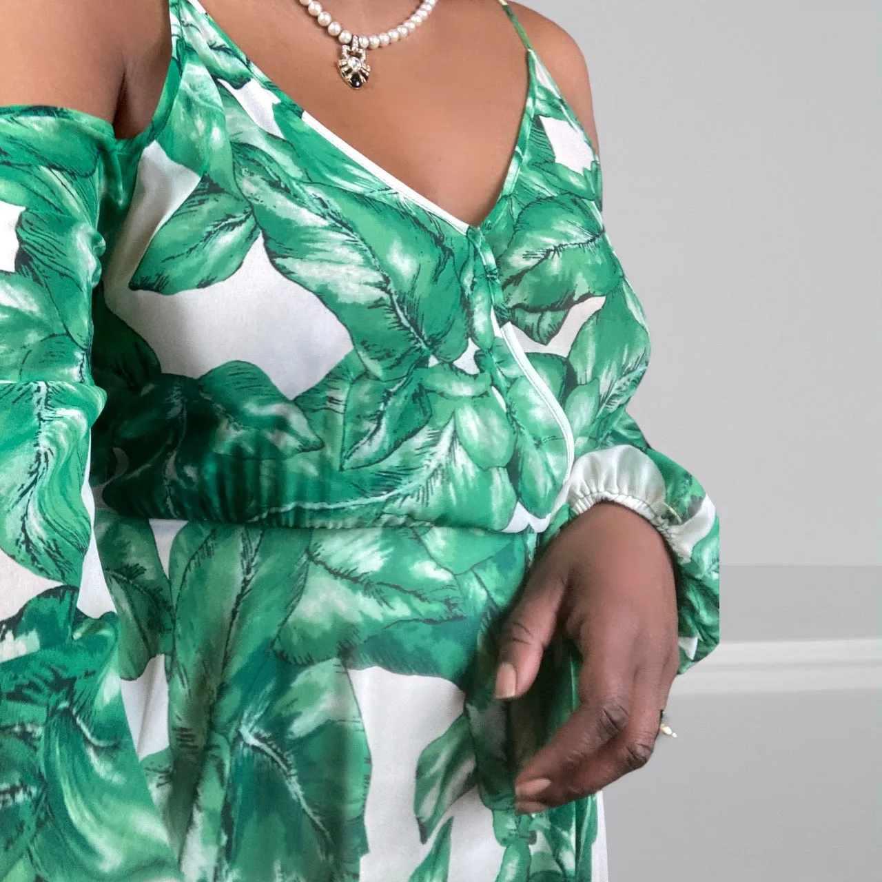Cindi Bindi Leaf Print Cold Shoulder Maxi Dress size L